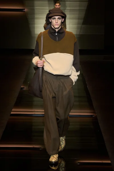 Look 64